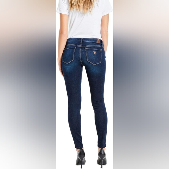 Guess Blue Skinny Jeans with Natural Fading, Size 28x29 - Picture 1 of 7